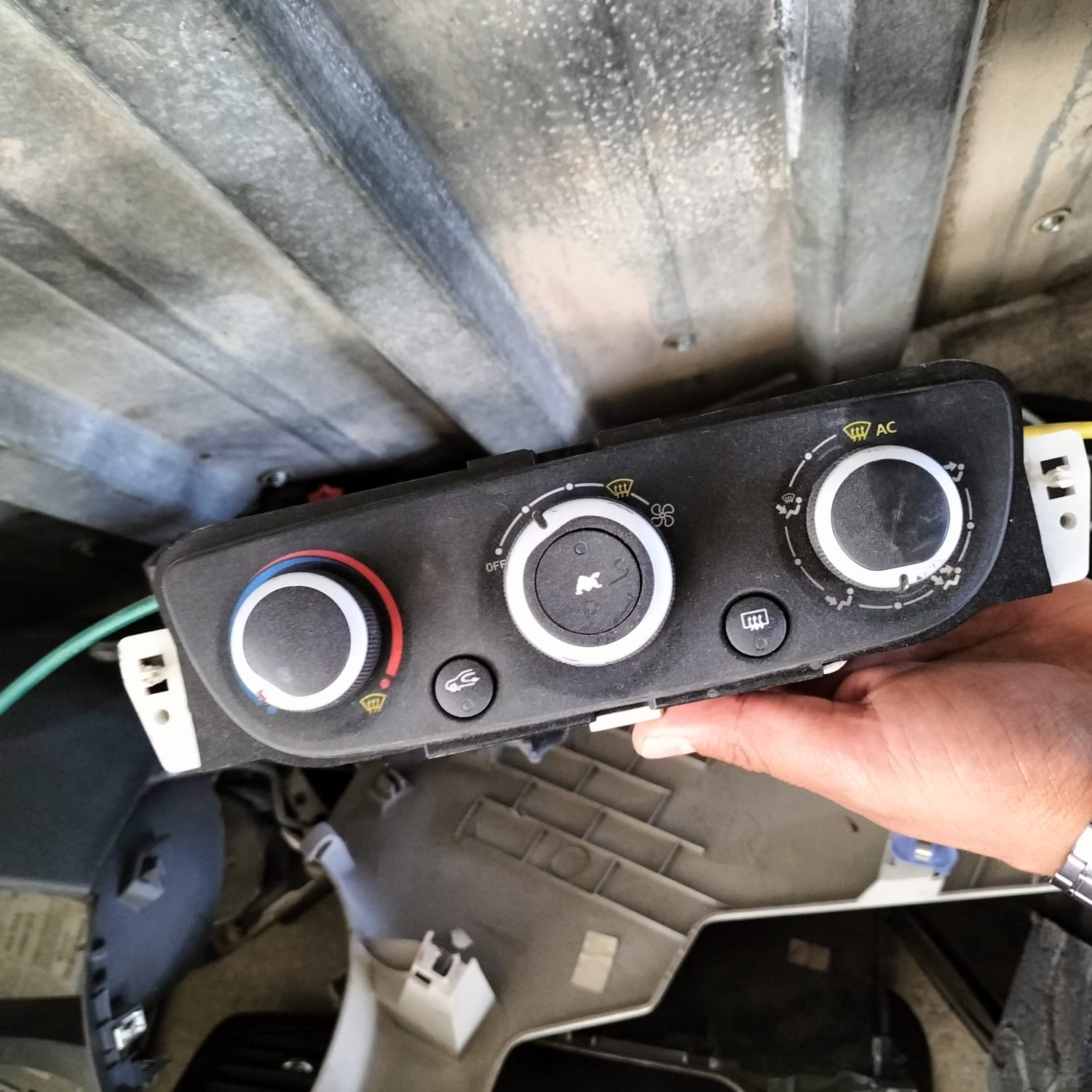 RENAULT FLUENCE KLİMA KUMANDASI